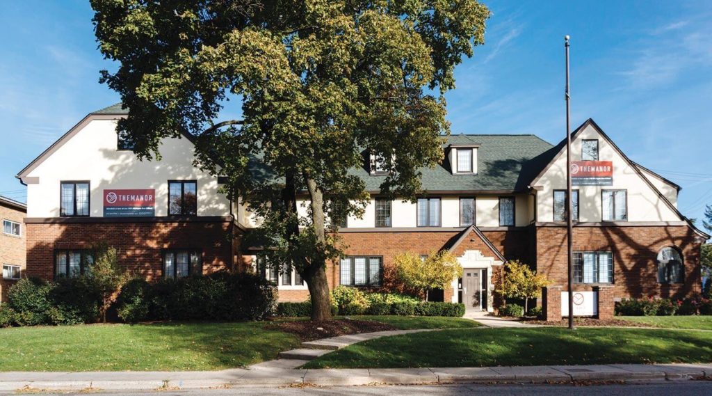 College manor apartments east lansing information